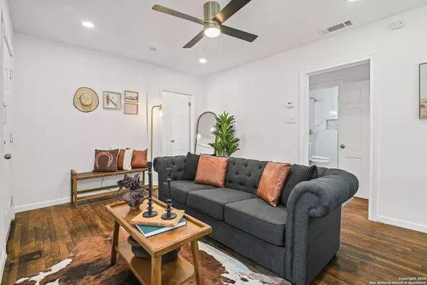 1634 Ridgewood Court, San Antonio, TX 78201