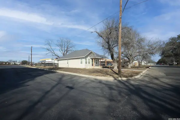 710 20th Street, Hondo, TX 78861