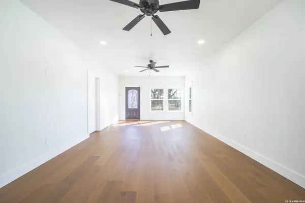 710 20th Street, Hondo, TX 78861