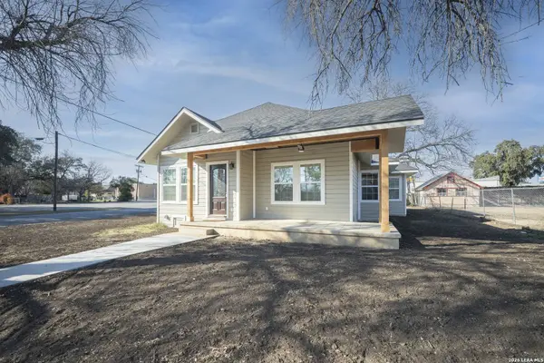 710 20th Street, Hondo, TX 78861