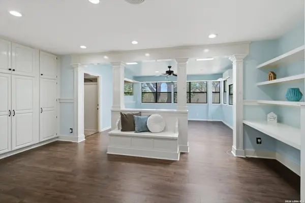 118 William Classen, Hollywood Park, TX 78232