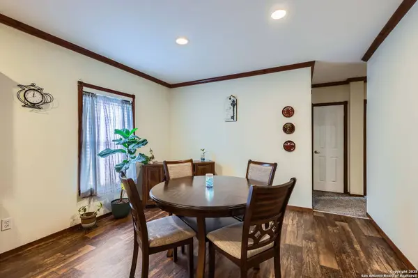 414 Bucks Circle, Converse, TX 78109