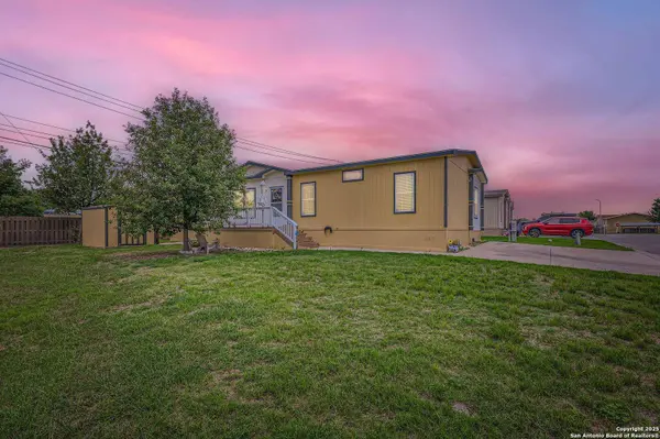 414 Bucks Circle, Converse, TX 78109