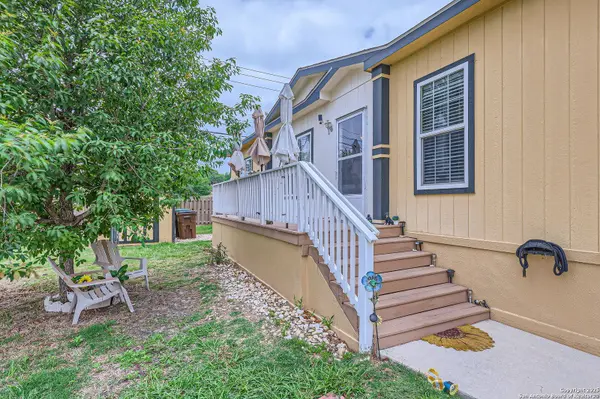 414 Bucks Circle, Converse, TX 78109