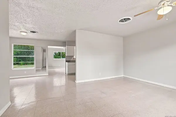 1807 Harness Ln, San Antonio, TX 78227