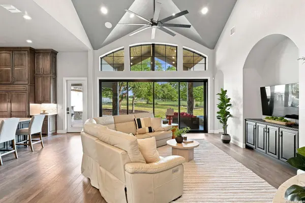 347 Curvatura, New Braunfels, TX 78132
