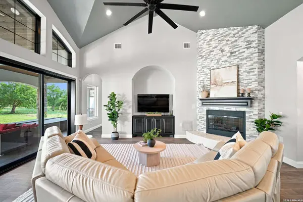 347 Curvatura, New Braunfels, TX 78132