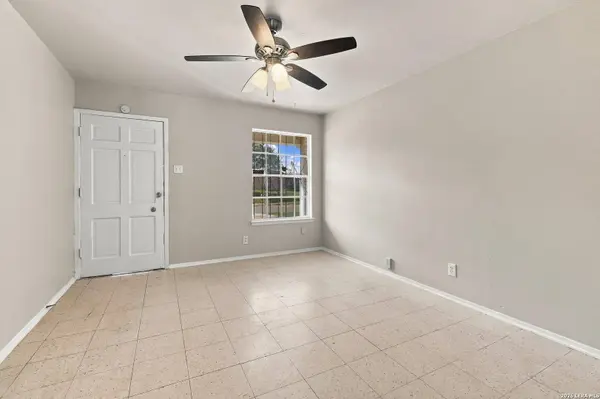 6291 APPLE VALLEY DR, San Antonio, TX 78242
