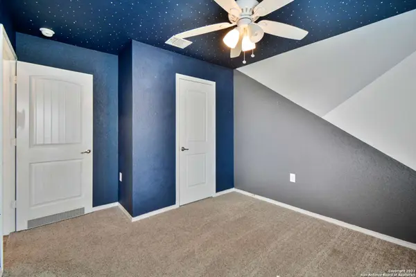 6962 COZY RUN, San Antonio, TX 78218-4481