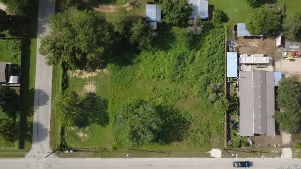 8107 DIXON RD, Somerset, TX 78069
