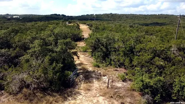 753 County Road 242, Hondo, TX 78861