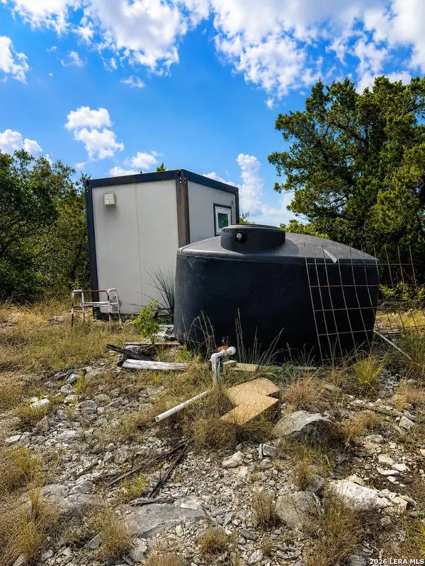 753 County Road 242, Hondo, TX 78861