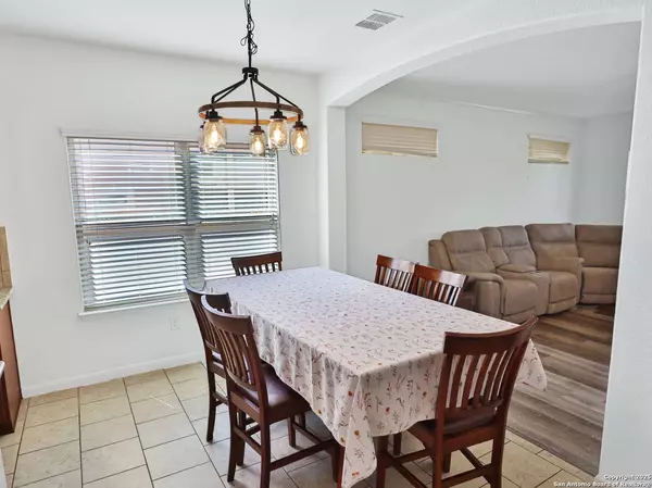 8443 Meadow Plains, San Antonio, TX 78254