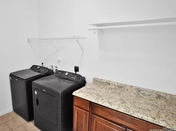 8443 Meadow Plains, San Antonio, TX 78254