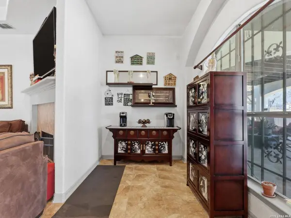 603 Sunshine Meadow, Adkins, TX 78101