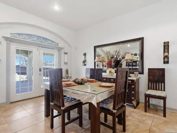 603 Sunshine Meadow, Adkins, TX 78101