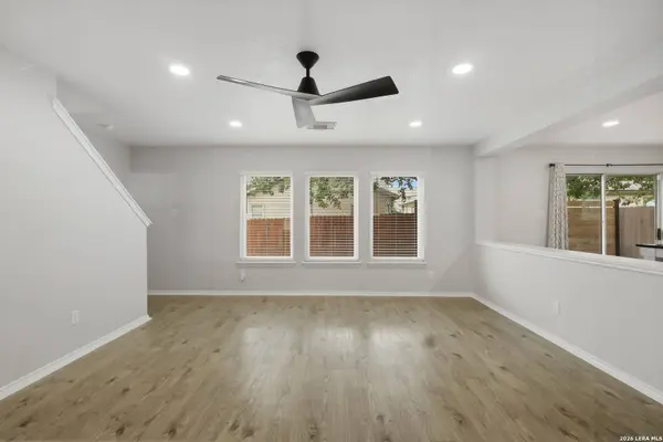 5 Sulfur Cyn, San Antonio, TX 78247