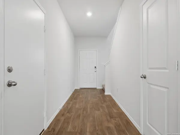 3260 ONION CRK, San Antonio, TX 78245