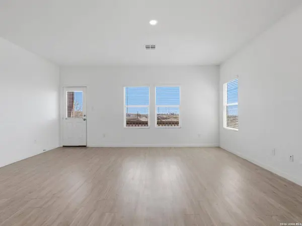 12914 Rosemary Bnd, St Hedwig, TX 78152