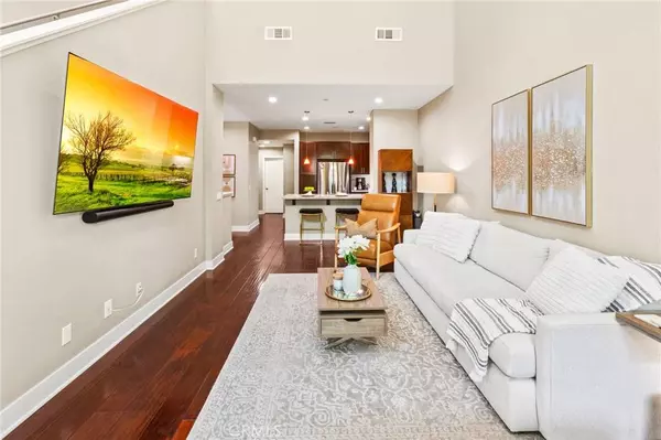 31 Soho, Irvine, CA 92612