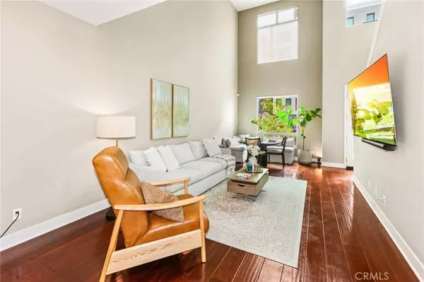 31 Soho, Irvine, CA 92612