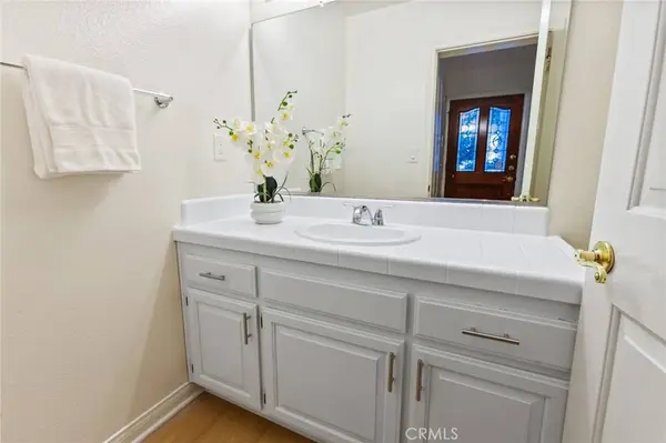 1006 Via Zapata, Riverside, CA 92507