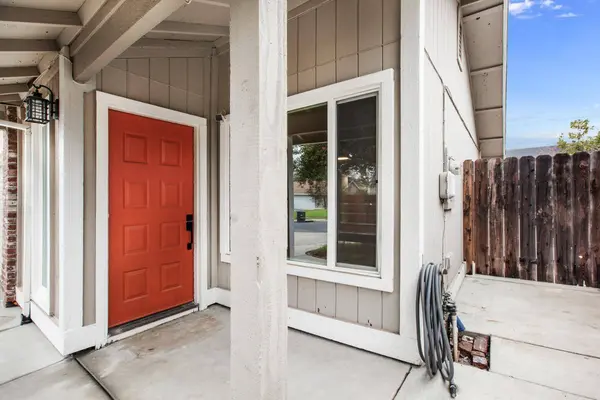 8355 Deville Oaks WAY, Citrus Heights, CA 95621