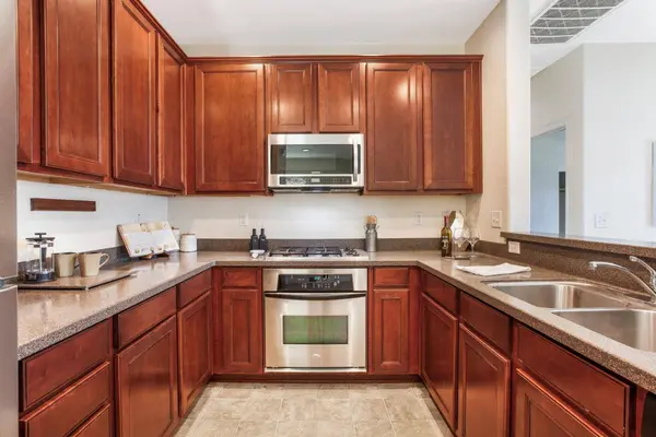 3301 N Park DR #411, Sacramento, CA 95835