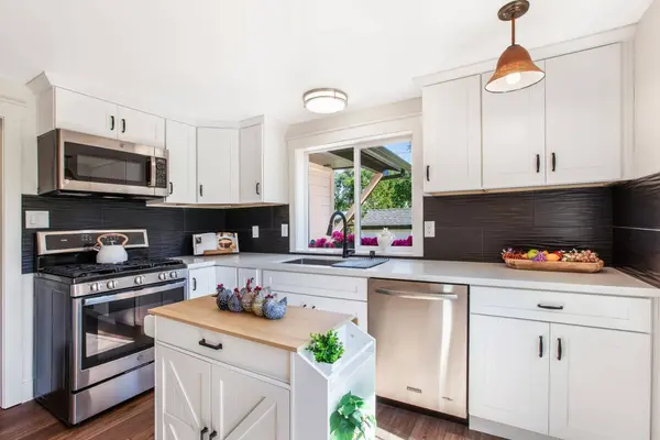 9256 Horseshoe Bar RD, Loomis, CA 95650