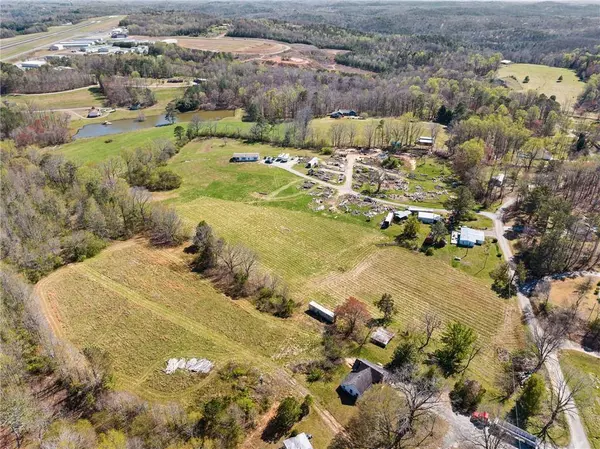 209 Hyde RD, Jasper, GA 30143