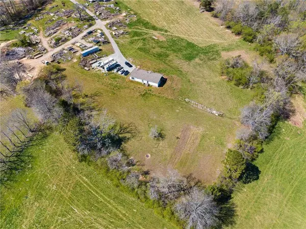 209 Hyde RD, Jasper, GA 30143