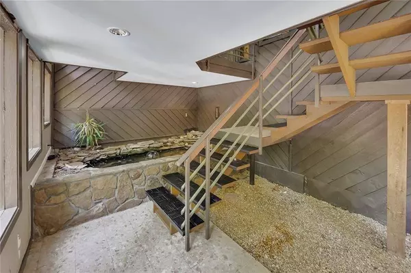 4655 Latimer CT NE, Kennesaw, GA 30144