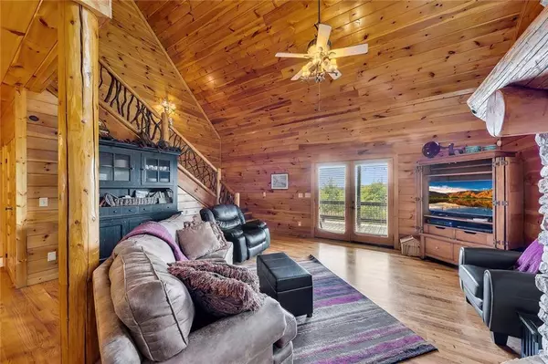 499 Raven Ridge CIR, Mineral Bluff, GA 30559