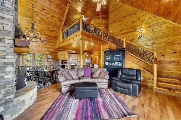 499 Raven Ridge CIR, Mineral Bluff, GA 30559