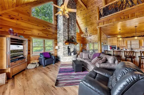 499 Raven Ridge CIR, Mineral Bluff, GA 30559