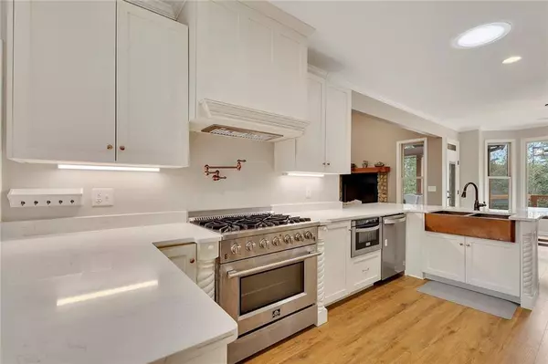 801 Town Creek Church RD, Talking Rock, GA 30175