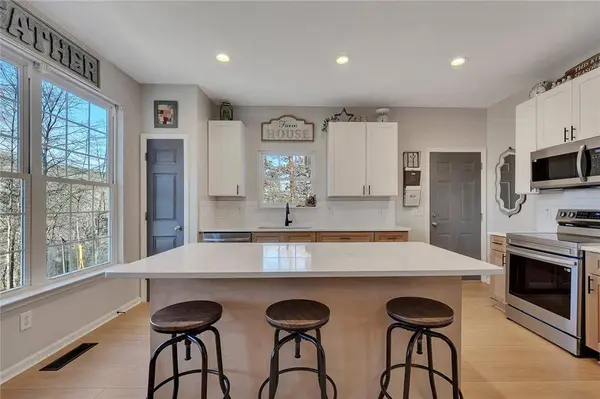 105 Pinebrook DR, Waleska, GA 30183