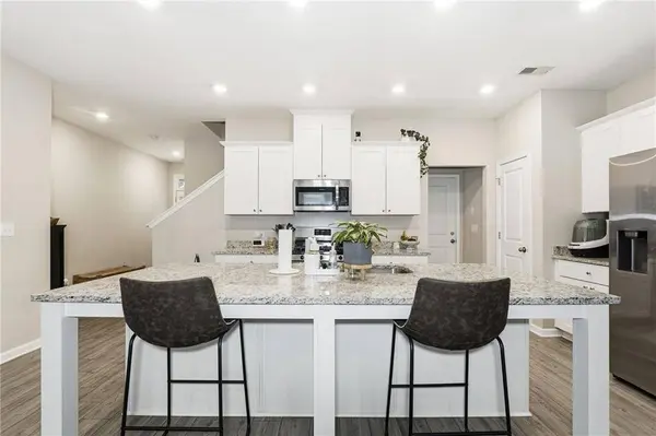 2160 Lanier Harbor PT, Buford, GA 30518