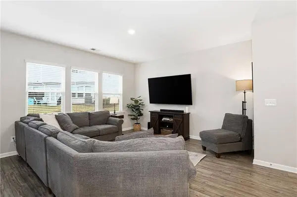 2160 Lanier Harbor PT, Buford, GA 30518