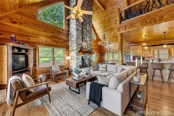 499 Raven Ridge CIR, Mineral Bluff, GA 30559