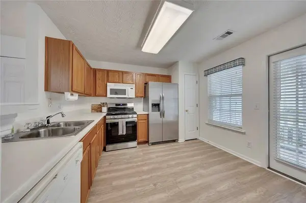 533 W Oaks DR, Woodstock, GA 30188