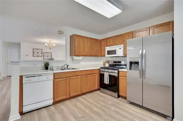 533 W Oaks DR, Woodstock, GA 30188