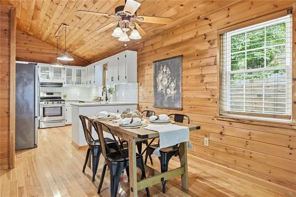 946 Laurel CIR, Blue Ridge, GA 30513