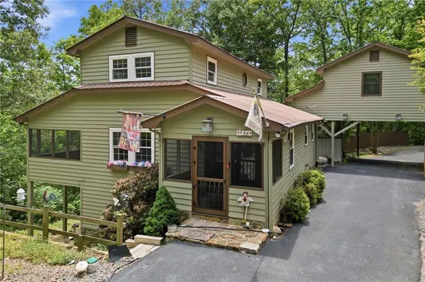 946 Laurel CIR