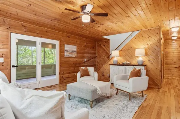 946 Laurel CIR, Blue Ridge, GA 30513