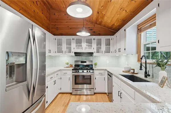 946 Laurel CIR, Blue Ridge, GA 30513