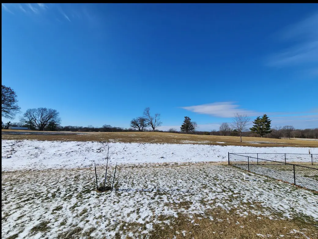 Life on the Fairway: Effortless Living with Front-Row Golf Course Views