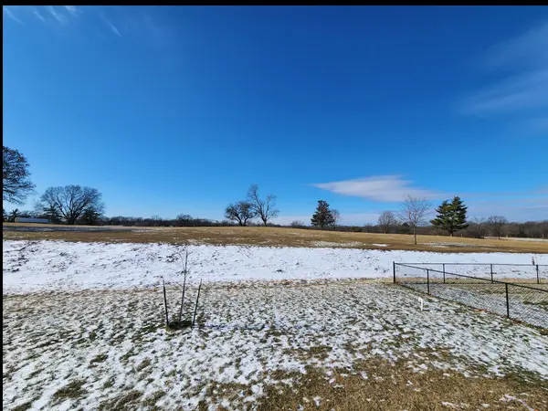 Life on the Fairway: Effortless Living with Front-Row Golf Course Views