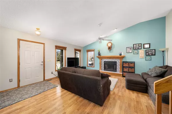 4527 49th Place, Des Moines, IA 50310