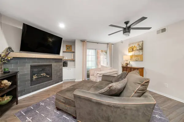 6440 EP True PKWY #1108, West Des Moines, IA 50266